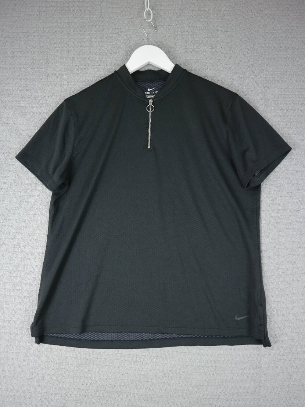 Womens Dri-Fit Nike Quarter ZIp Standard Fit Shirt XL Black